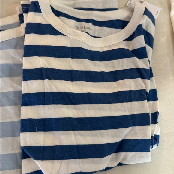 Old Navy 3 new Graphic Tees BUNDLE of 3 - Picture 3 of 5